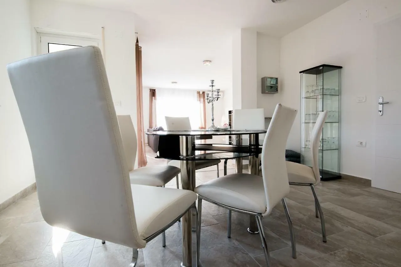 Apartman Ferienhaus Bucic