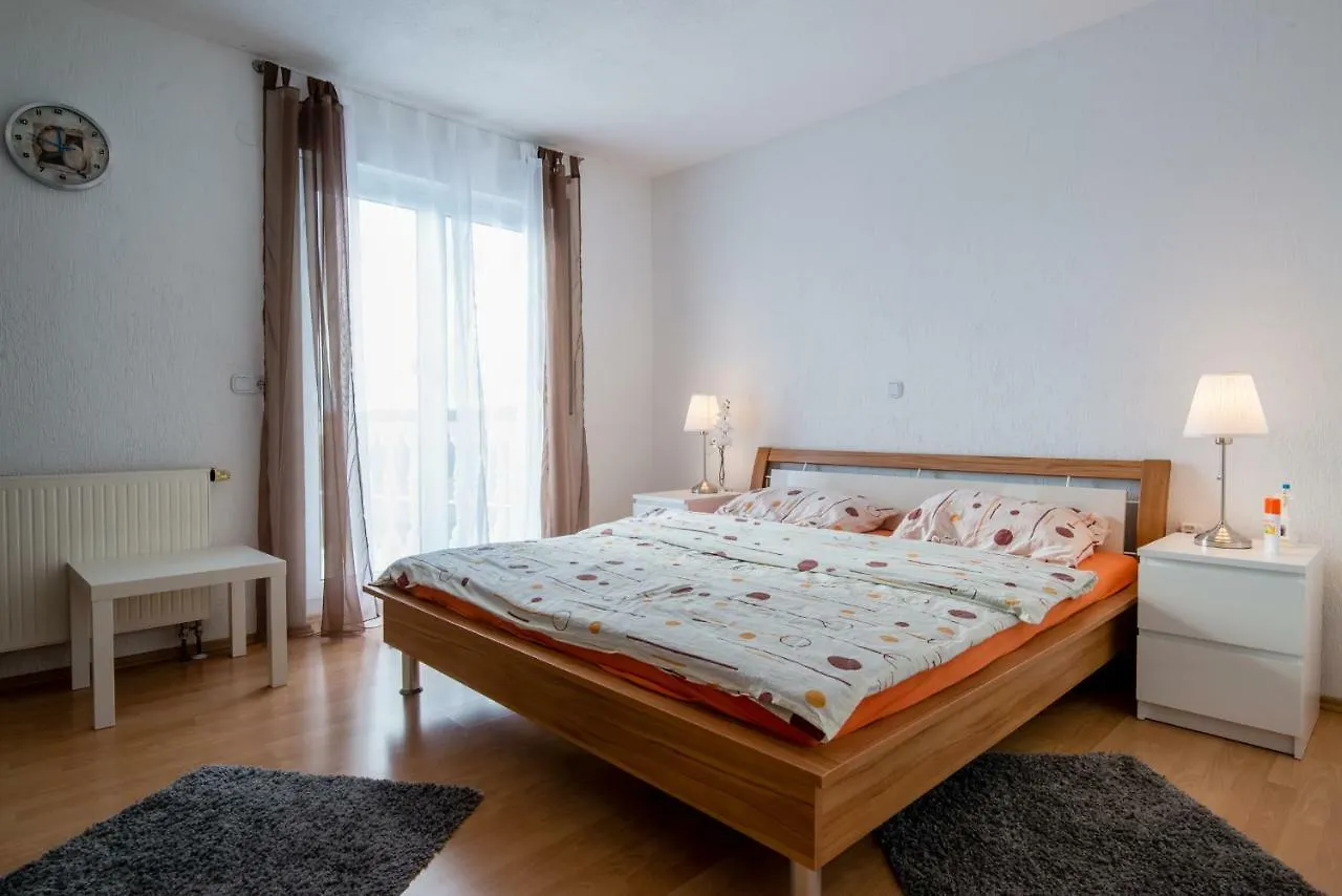 Ferienhaus Bucic kontakti