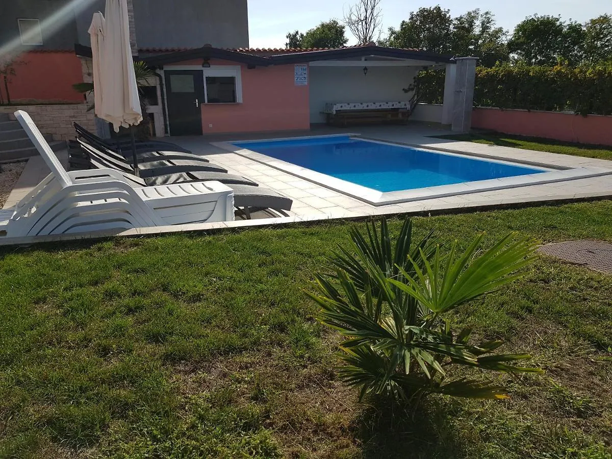 דירה בוג'ה Ferienhaus Bucic