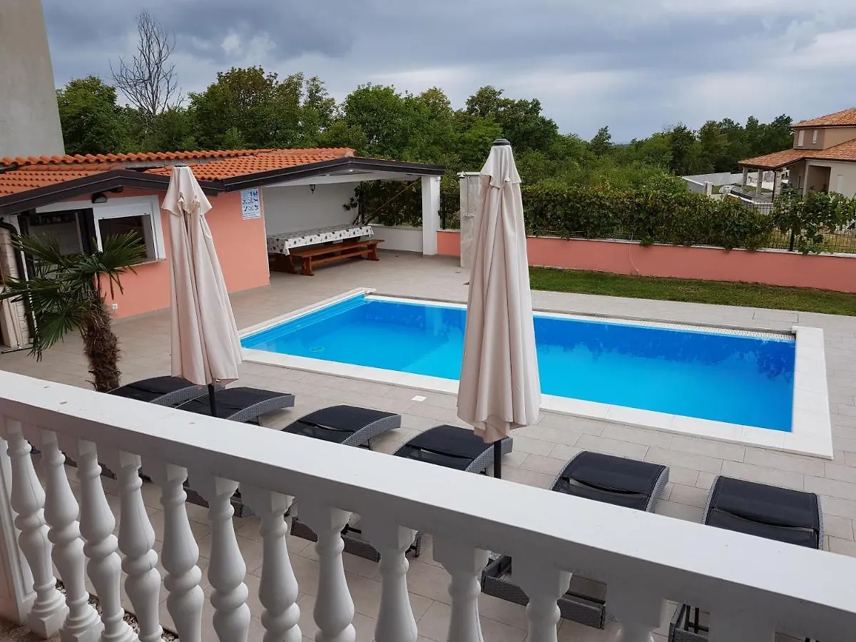 בוג'ה Ferienhaus Bucic דירה
